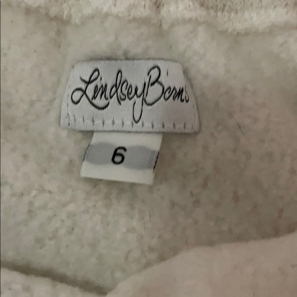 Soft fleece sweater w/ cinched neckline & balloons - Picture 3 of 7